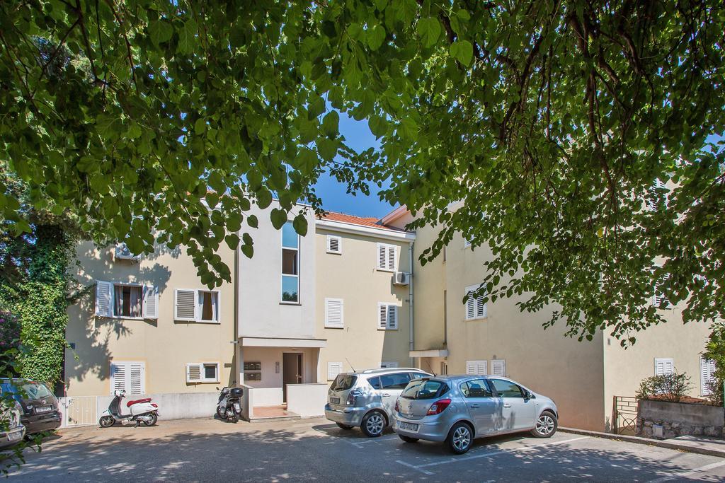 Apartment Comfortable Laura Lapad With Garage Dubrovnik